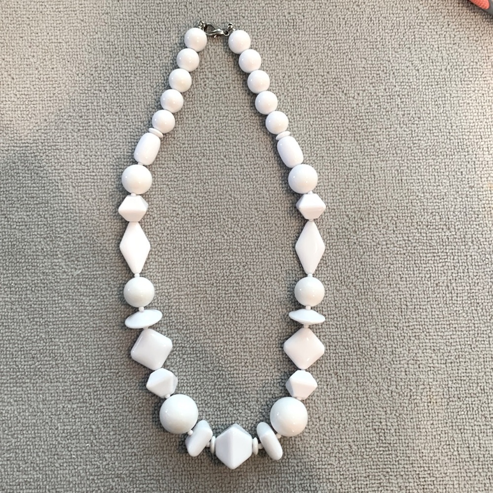 Vintage white beaded necklace
